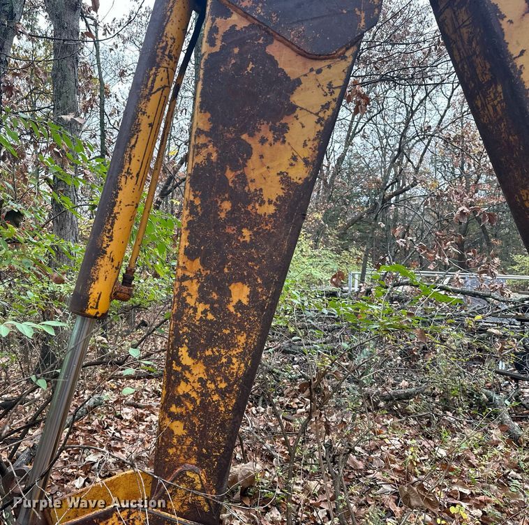 image for item NO9340 1981 John Deere 300BD  backhoe