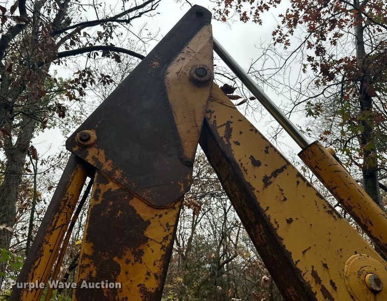 image for item NO9340 1981 John Deere 300BD  backhoe