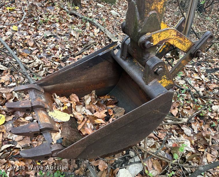 image for item NO9340 1981 John Deere 300BD  backhoe