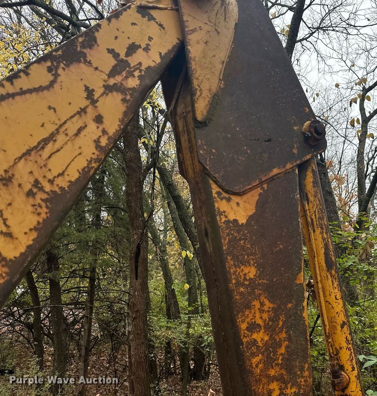 image for item NO9340 1981 John Deere 300BD  backhoe