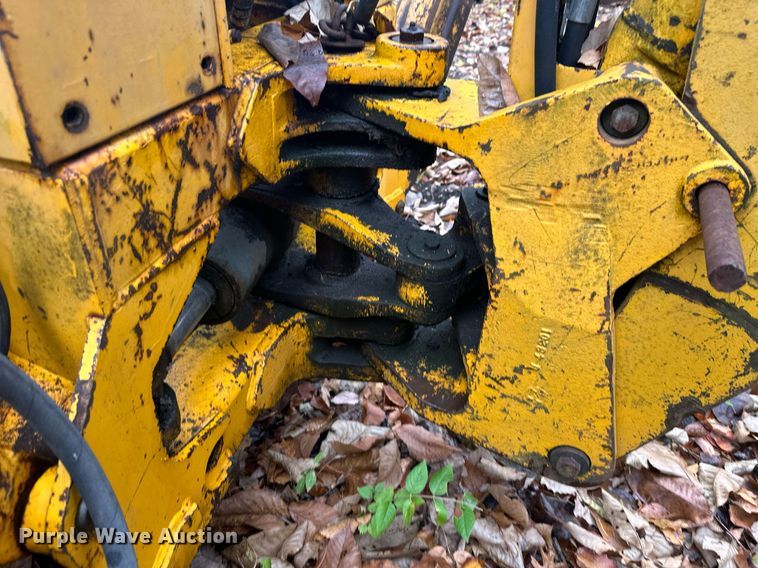 image for item NO9340 1981 John Deere 300BD  backhoe