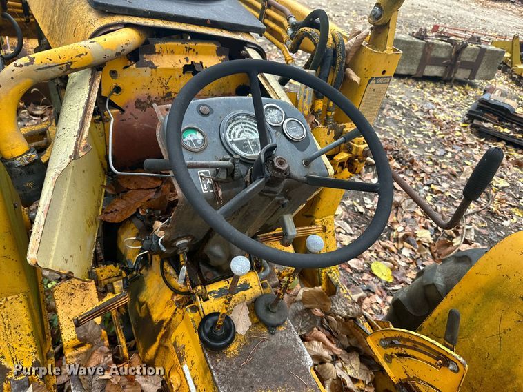 image for item NO9340 1981 John Deere 300BD  backhoe