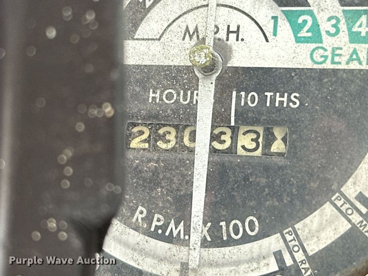 image for item NO9340 1981 John Deere 300BD  backhoe