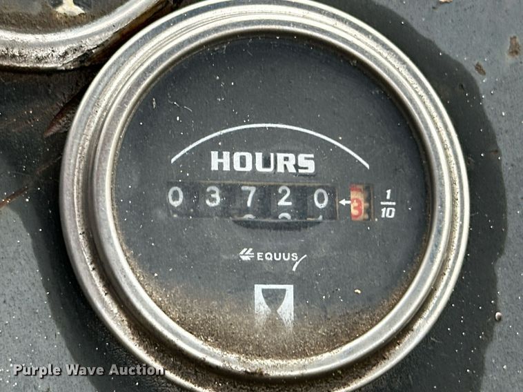 image for item NO9340 1981 John Deere 300BD  backhoe