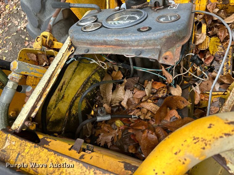 image for item NO9340 1981 John Deere 300BD  backhoe