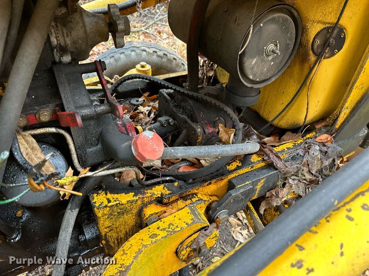 image for item NO9340 1981 John Deere 300BD  backhoe