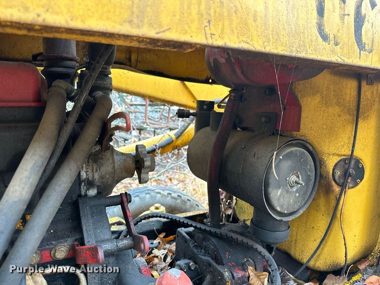 image for item NO9340 1981 John Deere 300BD  backhoe