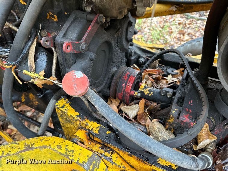 image for item NO9340 1981 John Deere 300BD  backhoe