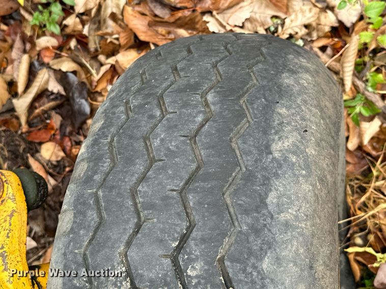 image for item NO9340 1981 John Deere 300BD  backhoe