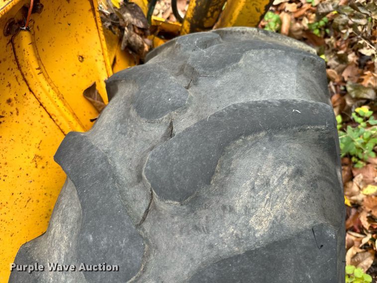 image for item NO9340 1981 John Deere 300BD  backhoe