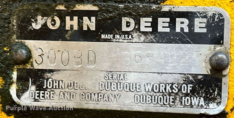 image for item NO9340 1981 John Deere 300BD  backhoe