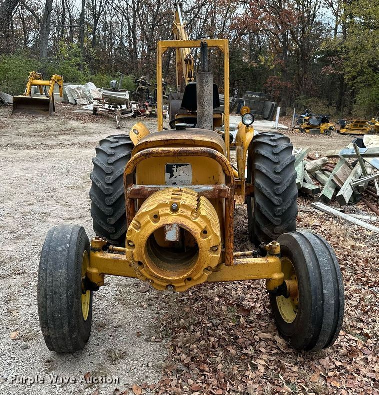 image for item NO9341 John Deere 301A  tractor