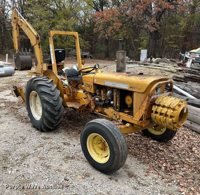 image for item NO9341 John Deere 301A  tractor