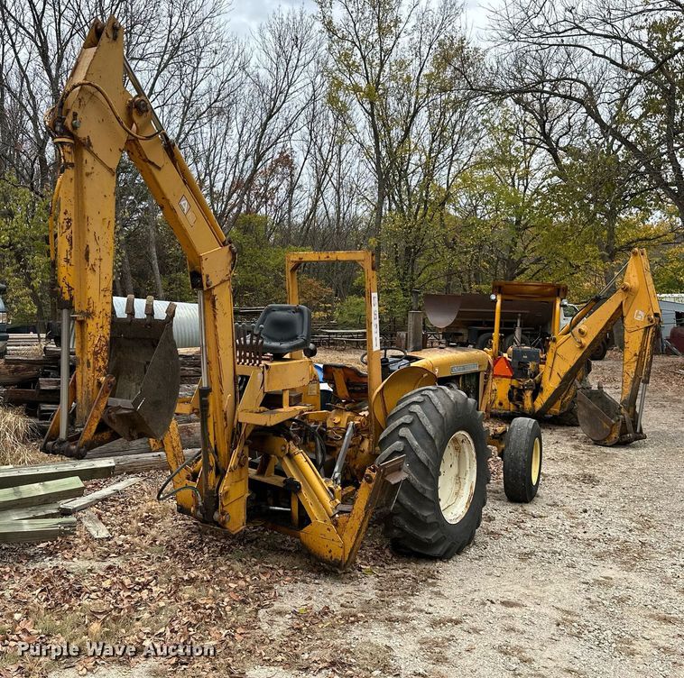 image for item NO9341 John Deere 301A  tractor