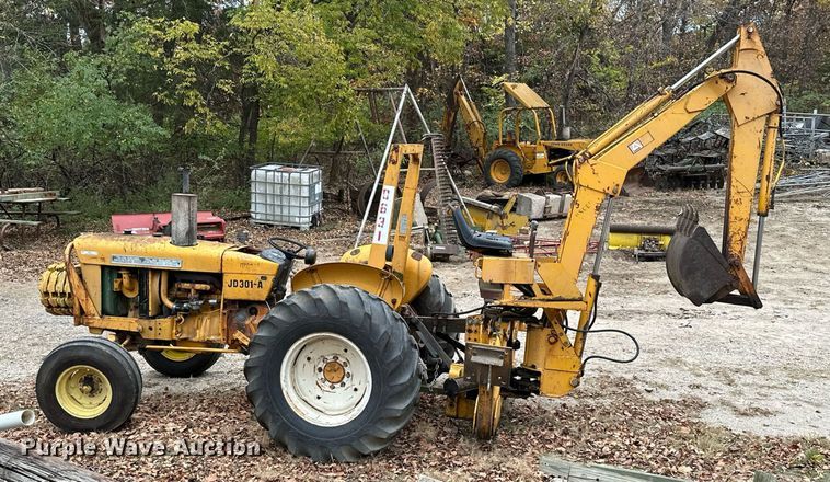 image for item NO9341 John Deere 301A  tractor