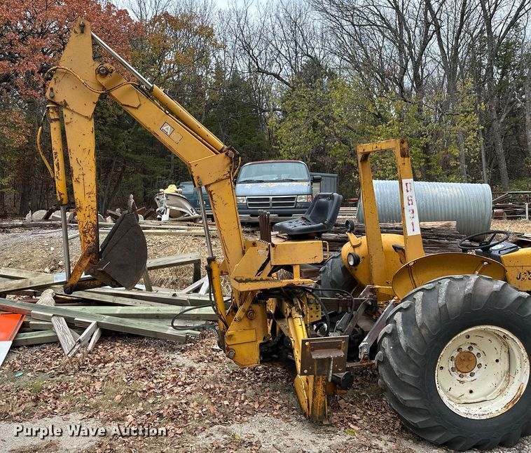 image for item NO9341 John Deere 301A  tractor