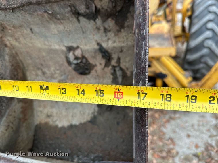 image for item NO9341 John Deere 301A  tractor