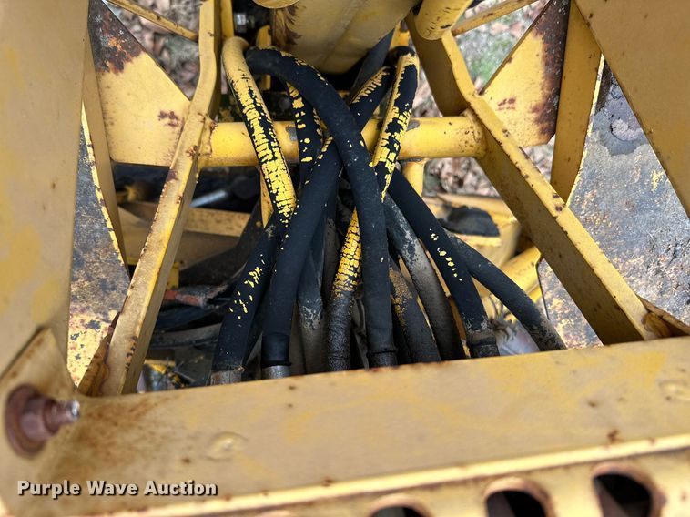 image for item NO9341 John Deere 301A  tractor