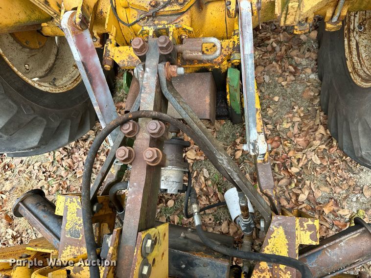 image for item NO9341 John Deere 301A  tractor