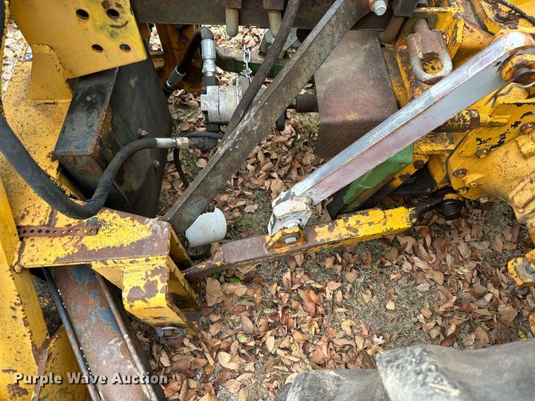 image for item NO9341 John Deere 301A  tractor