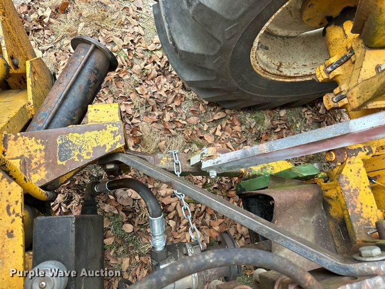 image for item NO9341 John Deere 301A  tractor