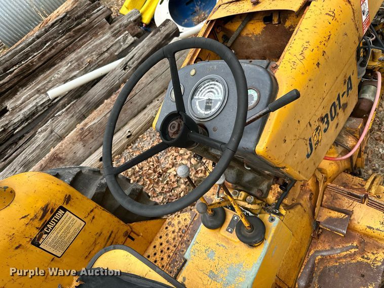 image for item NO9341 John Deere 301A  tractor