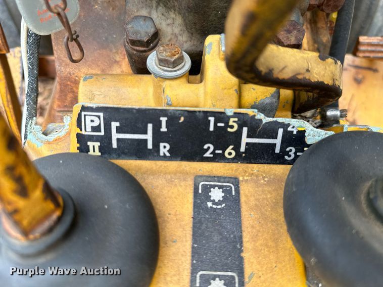 image for item NO9341 John Deere 301A  tractor