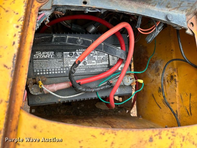 image for item NO9341 John Deere 301A  tractor