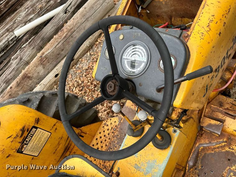 image for item NO9341 John Deere 301A  tractor