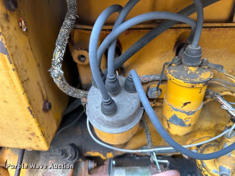 image for item NO9341 John Deere 301A  tractor