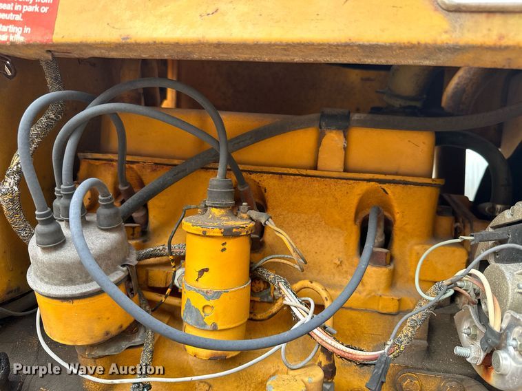 image for item NO9341 John Deere 301A  tractor