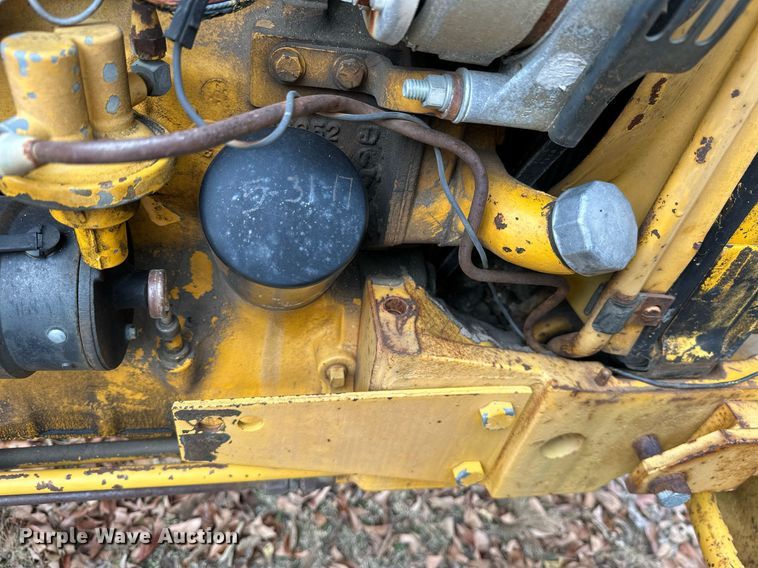 image for item NO9341 John Deere 301A  tractor