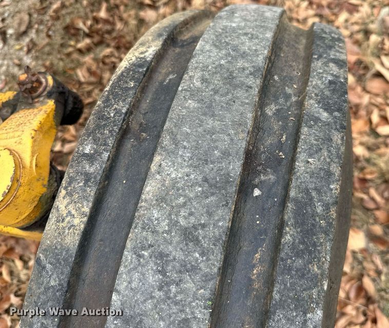 image for item NO9341 John Deere 301A  tractor