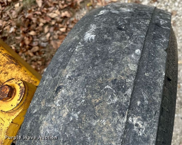 image for item NO9341 John Deere 301A  tractor