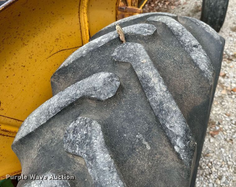 image for item NO9341 John Deere 301A  tractor