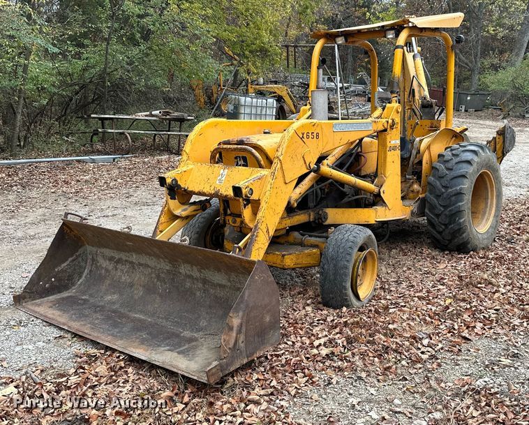 image for item NO9342 1980 John Deere 401C  backhoe