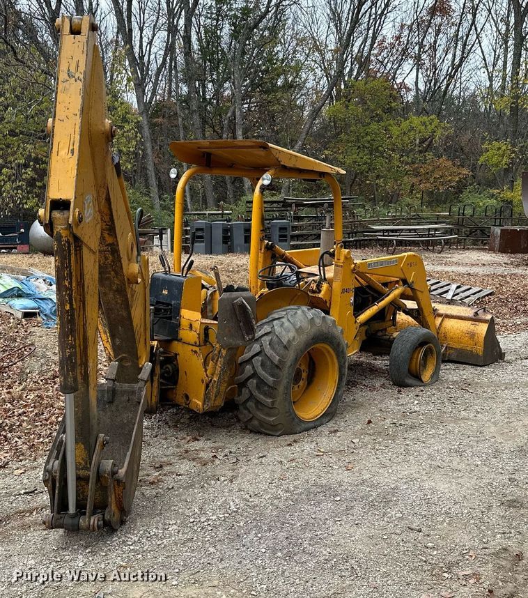 image for item NO9342 1980 John Deere 401C  backhoe