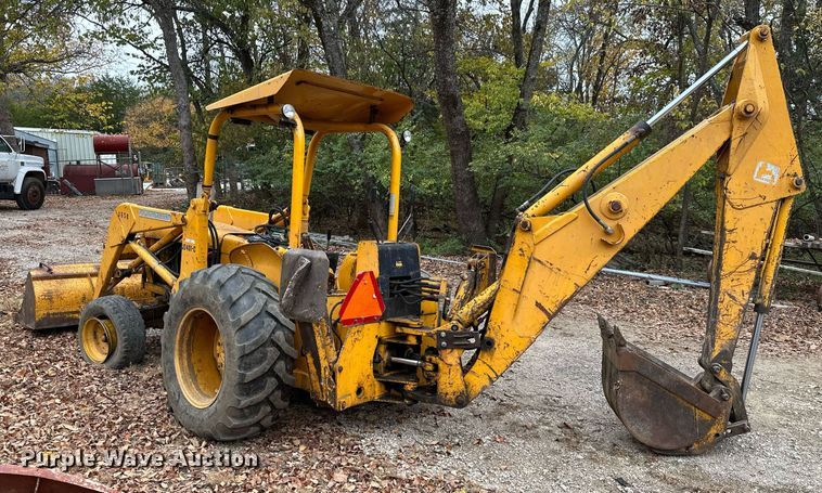 image for item NO9342 1980 John Deere 401C  backhoe