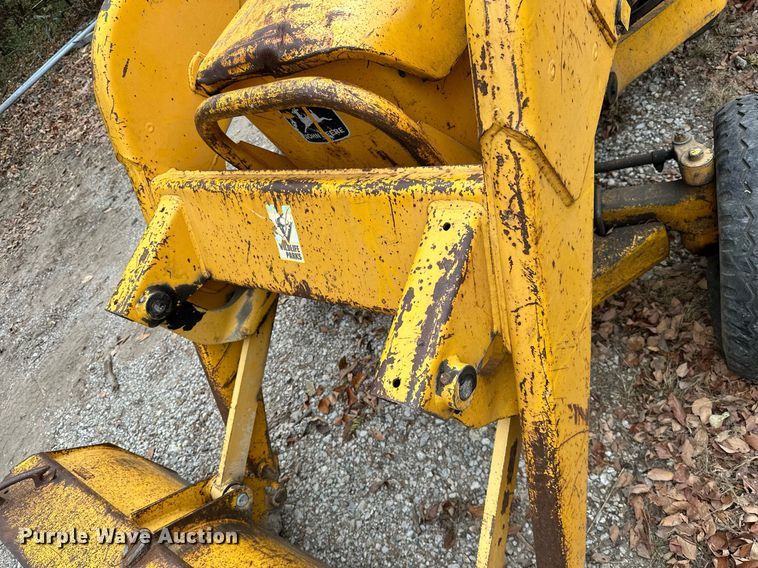 image for item NO9342 1980 John Deere 401C  backhoe