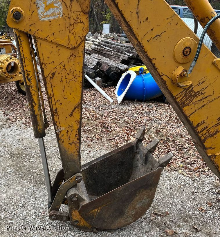 image for item NO9342 1980 John Deere 401C  backhoe