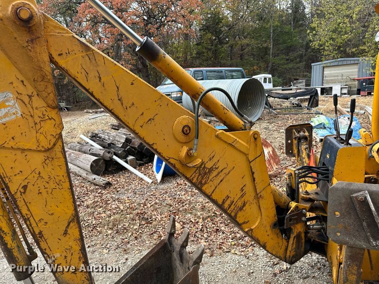 image for item NO9342 1980 John Deere 401C  backhoe