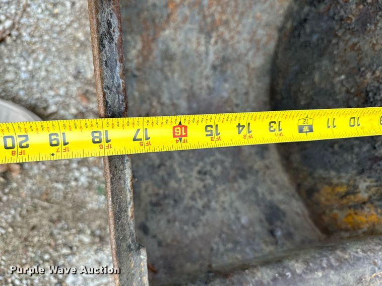 image for item NO9342 1980 John Deere 401C  backhoe