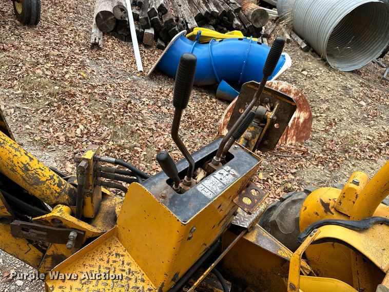 image for item NO9342 1980 John Deere 401C  backhoe