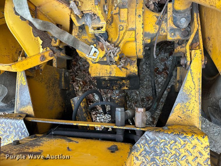 image for item NO9342 1980 John Deere 401C  backhoe