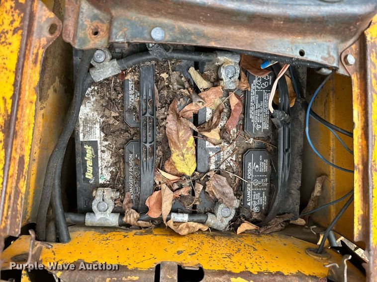 image for item NO9342 1980 John Deere 401C  backhoe