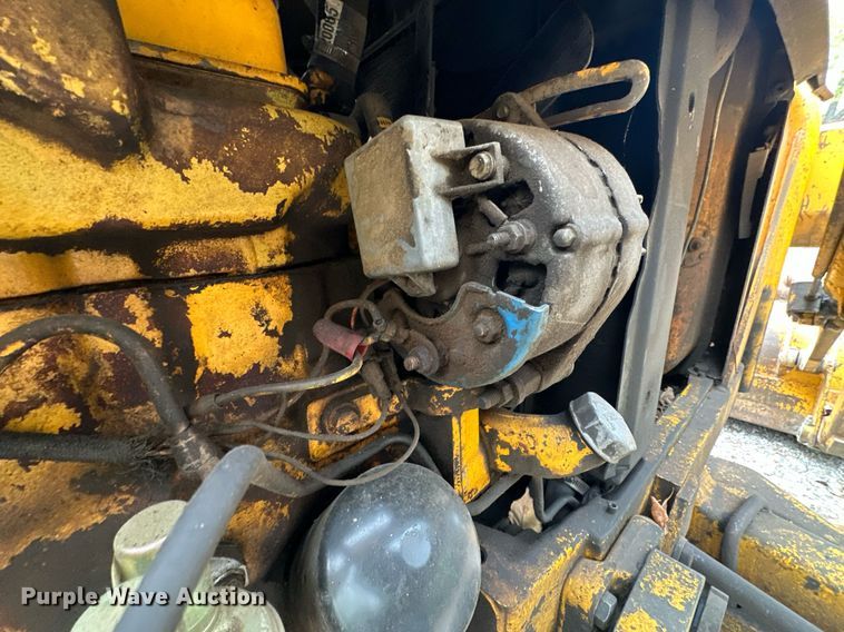 image for item NO9342 1980 John Deere 401C  backhoe