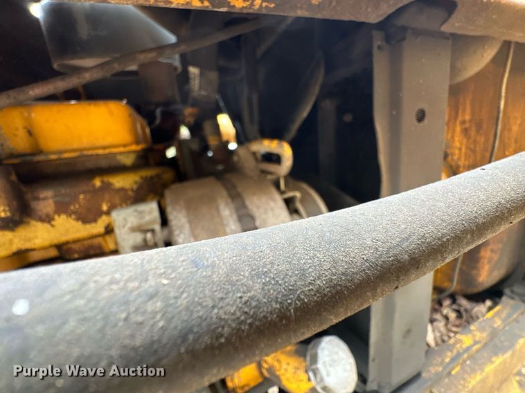 image for item NO9342 1980 John Deere 401C  backhoe