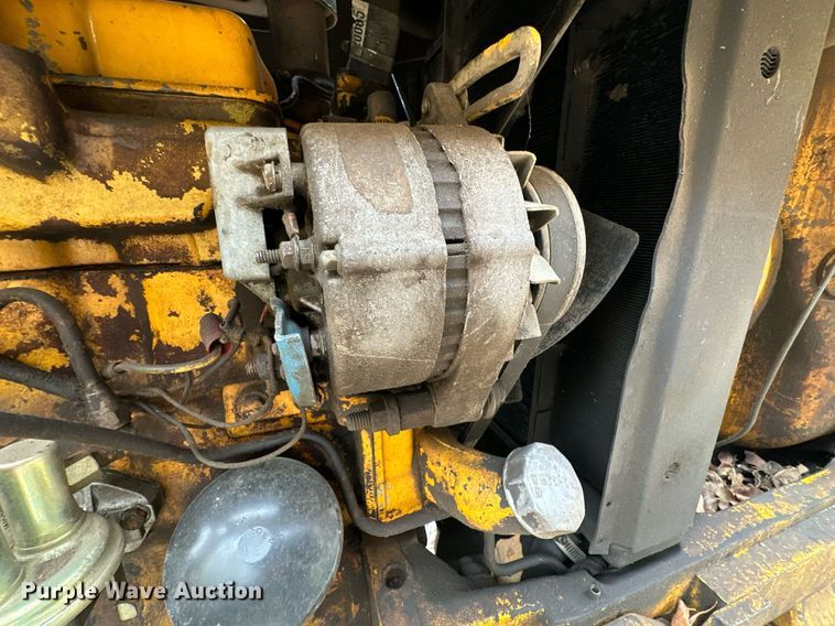 image for item NO9342 1980 John Deere 401C  backhoe