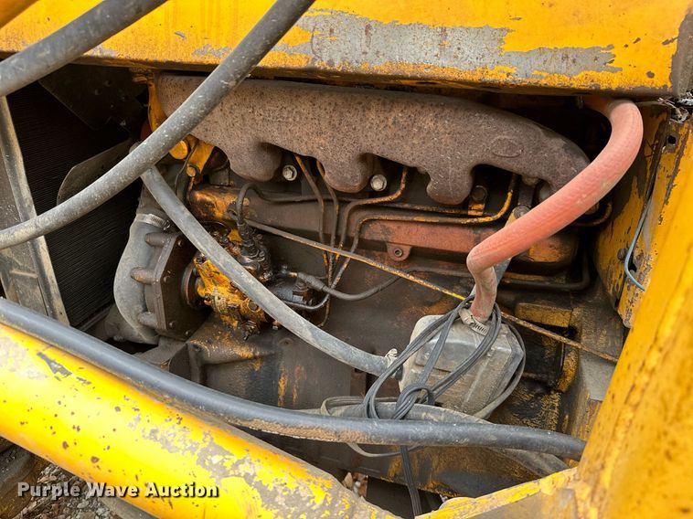 image for item NO9342 1980 John Deere 401C  backhoe