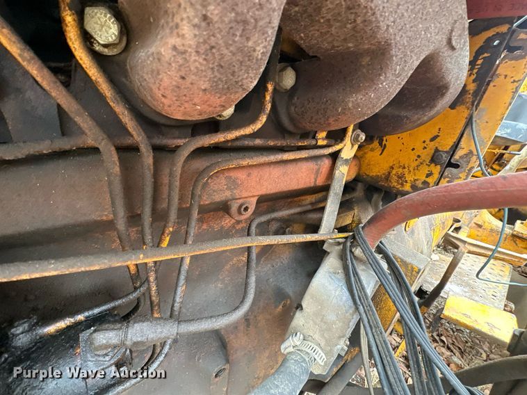 image for item NO9342 1980 John Deere 401C  backhoe